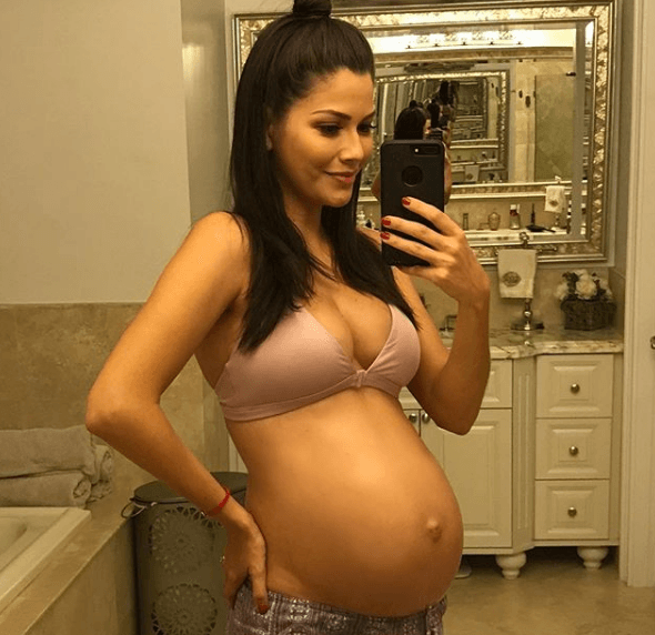 Así presumía Ana su embarazo en las últimas semanas de la espera de Gael. Lo importante para ella era saber que llevaba una vida en su vientre.
<br>