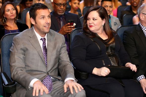 ¿Qué estarían platicando Sandler y Melissa McCarthy?