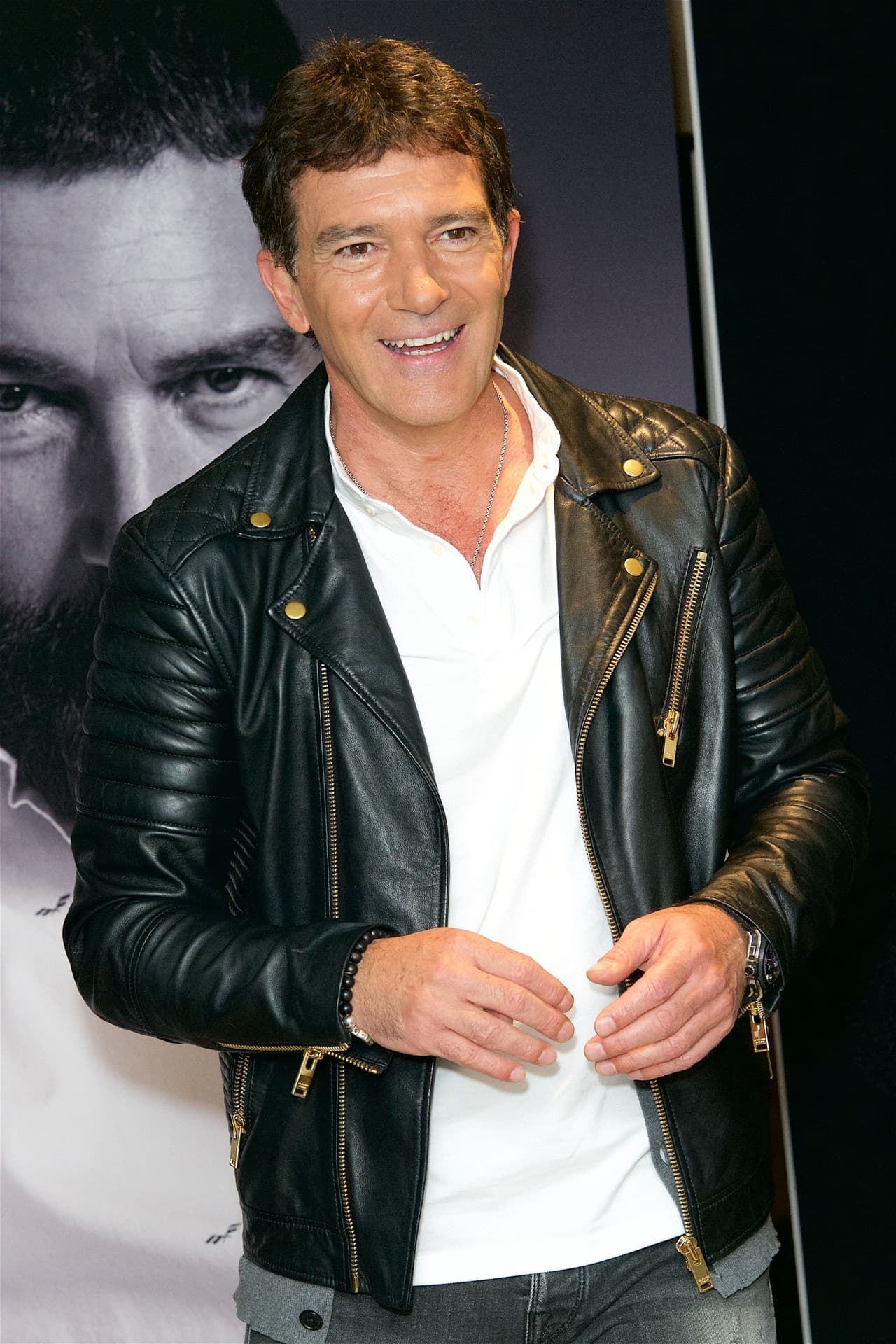 Presentó sus modelitos en una tienda de Londres.