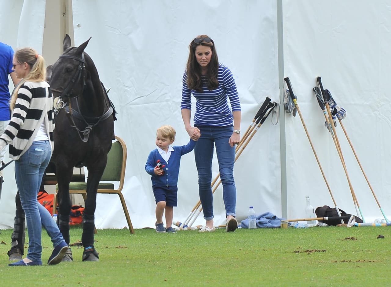 George buscaba a papi por todos lados.