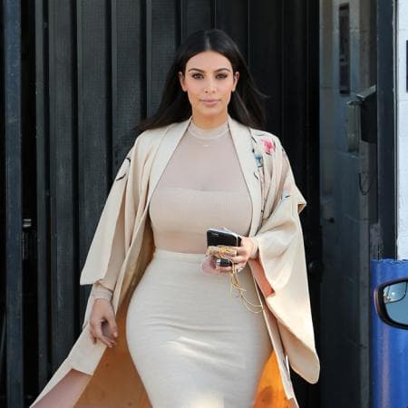 Si bien 
<b>Kim Kardashian </b>tiene cuatro hijos con su marido Kanye West, solo los dos primeros vástagos, North (7 años) y Saint (4), se gestaron en el vientre de la empresaria.