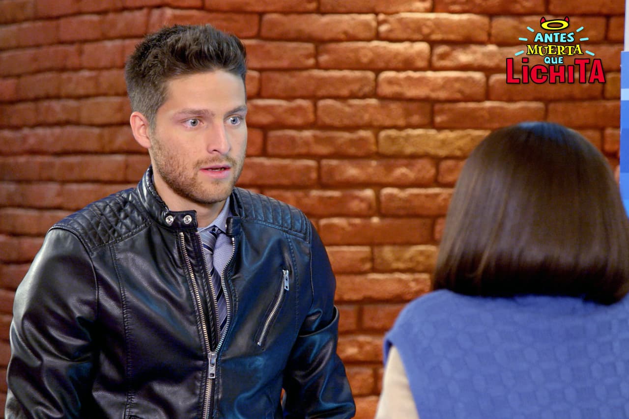 En un giro inesperado, Alex de Toledo y Mondragón, llega directamente de los EE. UU. a Icónika y se topa accidentalmente con Lichita