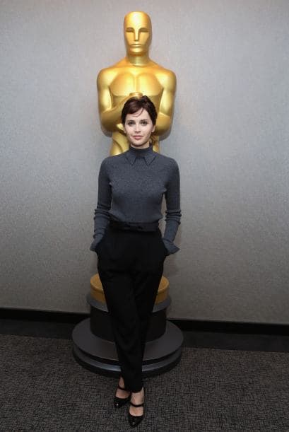 Recuerda que los peinados masculinos le van bien a mujeres de rostro ovalado o triangular.