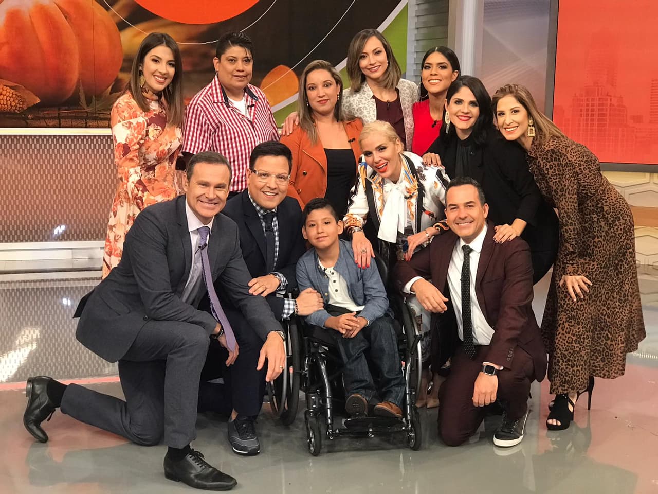 El jueves 28 de noviembre, la familia de
<a href="https://www.univision.com/shows/despierta-america" target="_blank">Despierta América</a> preparó una hermosa mesa en el estudio para compartir con los protagonistas de grandes historias de vida.