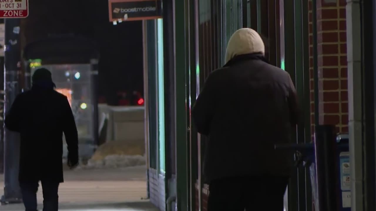 Alerta en Chicago: Activan Código Azul y grupos comunitarios ayudan a personas vulnerables