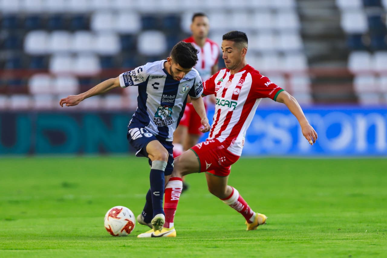 De cara a la fiesta grande del futbol mexicano, aparecieron Zaldívar y Vega para darle el triunfo al Rebaño. | Hurtado (36’) adelantó a los Rayados. Zaldívar (81’) emparejó los cartones y Vega, con tremendo golazo, le dio vuelta al juego.