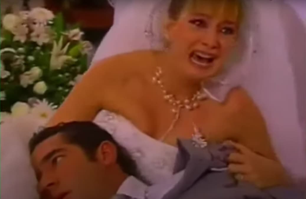 Roberta, su propia madre, lo terminó asesinando de un disparo. Aunque la intención de la mujer era matar a su nuera, debido al forcejeo la bala atinó a un órgano vital de él.