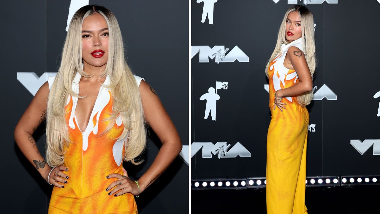 Karol G deslumbró con su look.