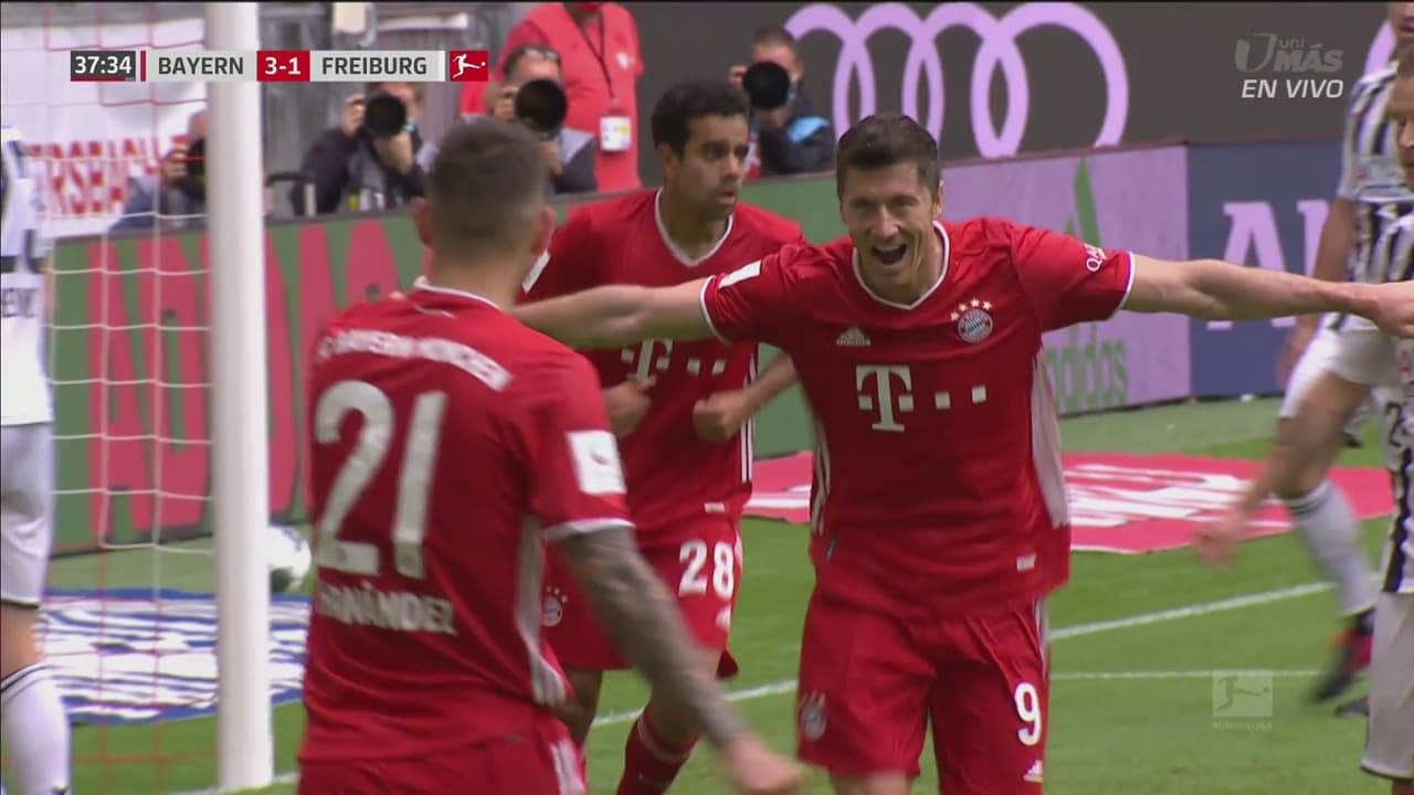 ¡33 goles en 33 partidos! Lewandowski termina un contragolpe letal y pone el 3-1 sobre Freiburg
