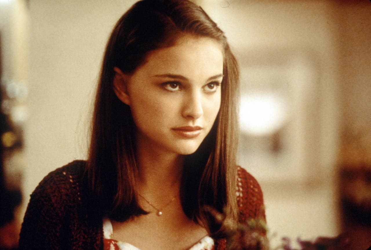 <b>‘Anywhere but here’ </b>(1999)
<br>Curiosamente, en esta película los productores querían sustituirla por otra actriz debido a su exigencia de eliminar las escenas de desnudos (según recoge ‘Los Ángeles Times’ en un artículo de 2021).