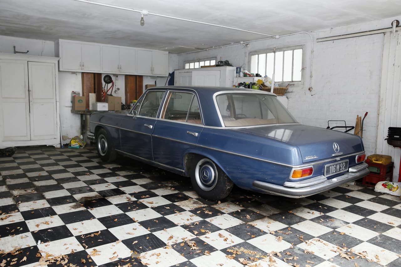 <h3 class="cms-h3-H3">Vida d<b>ura.</b></h3>
<br>En promedio, 
<b>un automóvil pasa el 95% de su vida últil estacionado</b>. Con excepción quizás del auto en la lámina anterior.