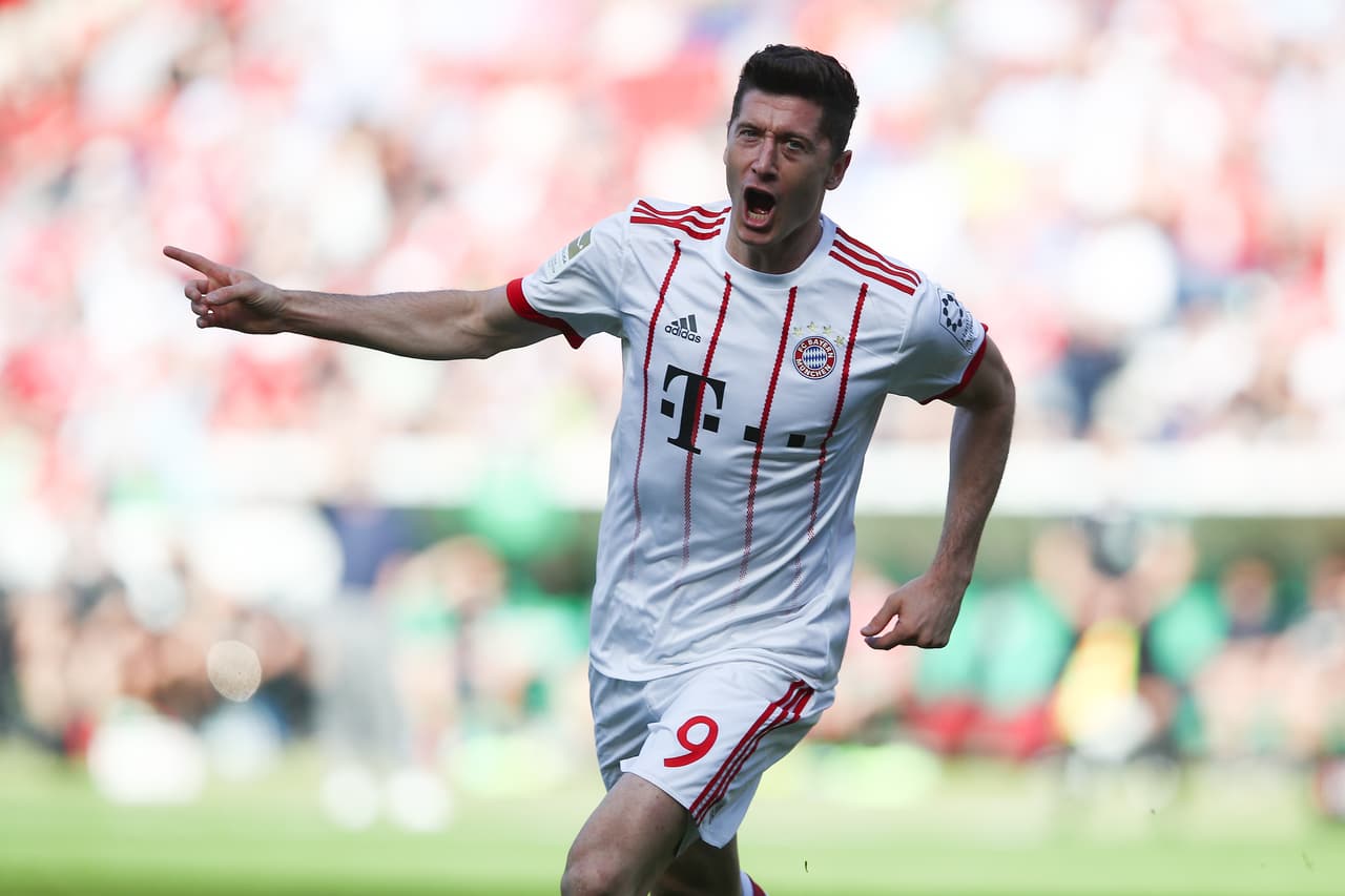 El polaco Roberto Lewandowski quiere cambiar de club y con su nuevo representante, que solo firmó hasta el próximo 31 de agosto, envío un nuevo mensaje. Real Madrid está interesado en él.