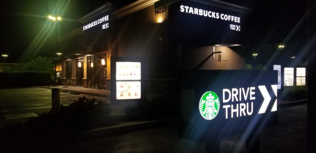 Según el informe, no se ha confirmado ninguna contaminación, pero se desconoce el estado del liquido, por lo que se pide tomar precauciones como utilizar agua embotellada o hervir la de la llave, en caso de usarla, hasta nuevo aviso.