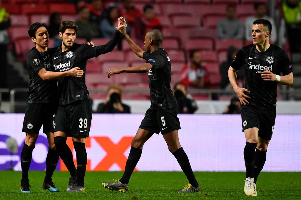 Y a los 72 minutos, el portugués Gonçalo Paciencia le dio el segundo gol al atribulado Eintracht Frankfurt para dejar el marcador 4-2 y tener una leve esperanza cuando la semana entrante reciban al Benfica en casa para la Vuelta de los Cuartos de Final de la Europa League.