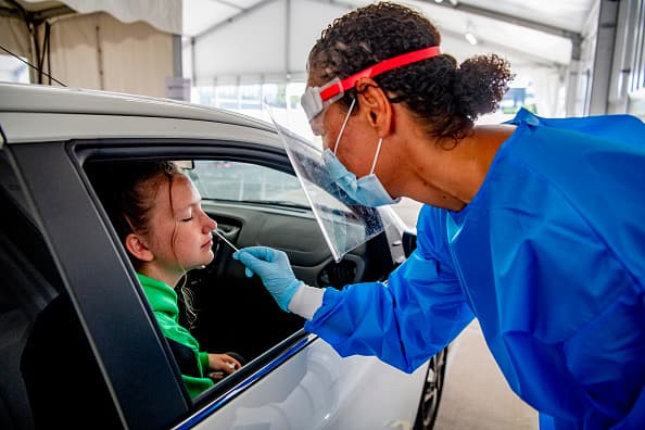 La proporción de niños contagiados por el coronavirus y los que están hospitalizados en los hospitales de San Antonio se ha duplicado en los últimos dos meses. 
<br>
<br>Lo que subraya el riesgo de la enfermedad para los jóvenes mientras las escuelas se preparan para reabrir las aulas, de acuerdo a las autoridades locales.