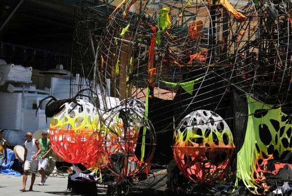 Por otro lado, nueve escuelas de samba no resultaron afectadas con el incendio, por lo que ellos continúan sus ensayos y preparativos.