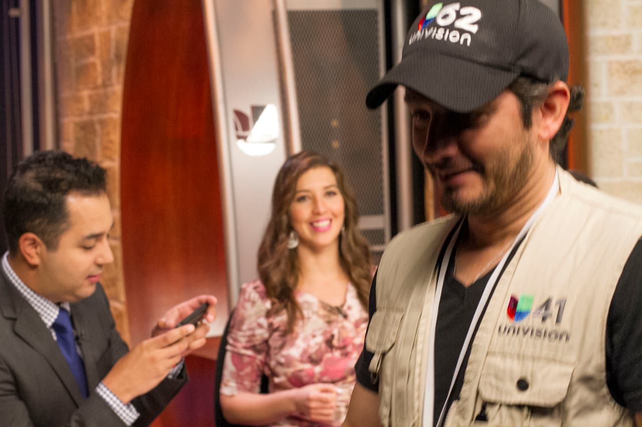 David Ríos captó lo que pasa detrás de bambalinas en Univision Austin.