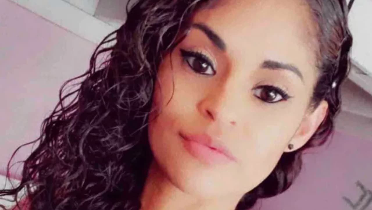 Hallan muerta a una mujer hispana dentro de una habitación de hotel en el condado de Orange