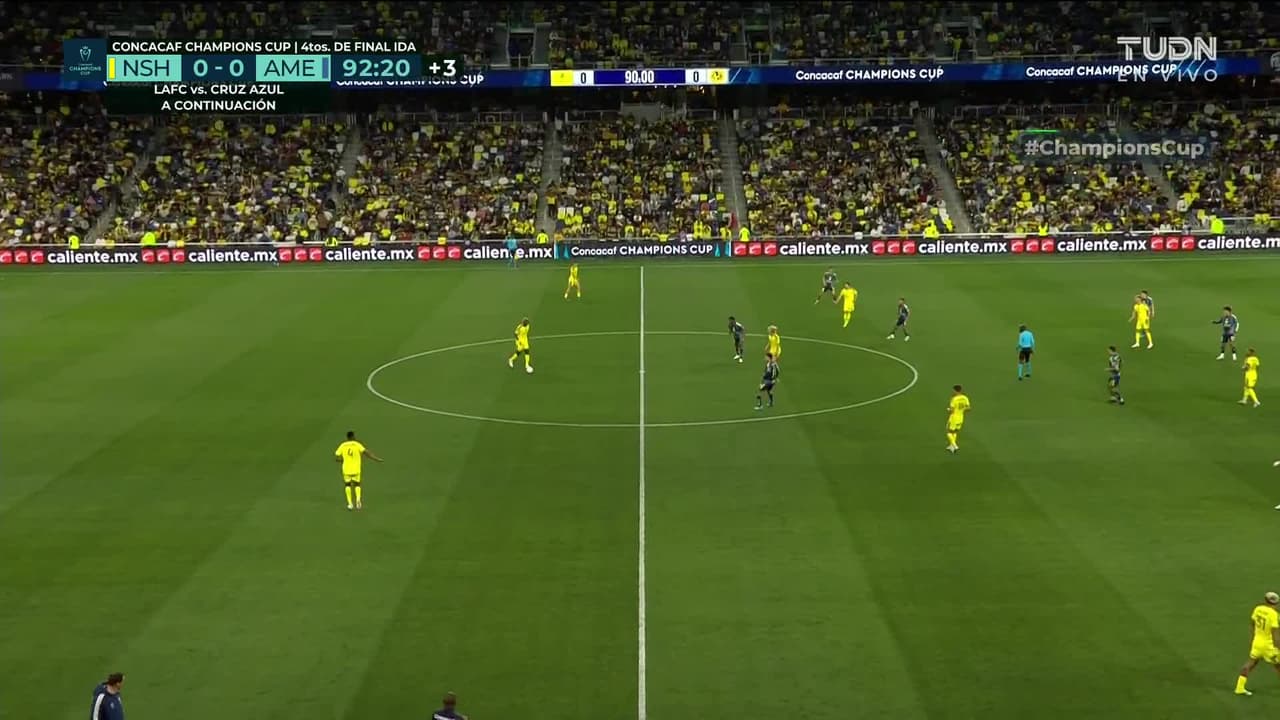 ¡TIRO ATAJADO! disparo por Sam Surridge.