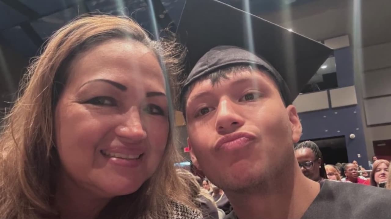 Joven de 18 años detenido por ICE tras parada de tráfico en Orange; madre vive horas de angustia