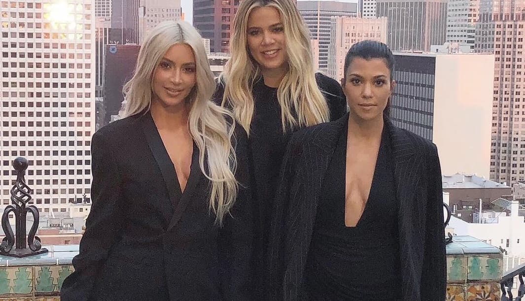 A pesar de la expectativa que había sobre el posible rol que 
<b>las hermanas Kardashian </b>podrían jugar en la campaña electoral, una fuente allegada a Caitlyn señaló a TMZ que 
<b><a href="https://www.tmz.com/2021/04/24/kardashians-wont-campaign-cailtyn-jenner-california-governor-recall/" target="_blank">no se involucrarán</a></b>. 
<br>