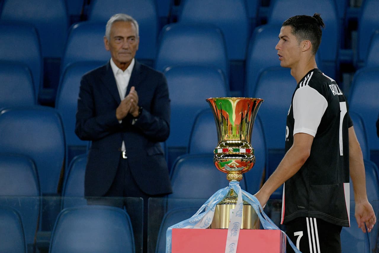 Cristiano Ronaldo se quedó con las ganas de levantar la Copa de Italia, pues no pudo hacer nada durante los 90' ante el Napoli y también desapareció de la lista de cobradores en los penales. Aquí está la historia de 'El Bicho' en los tiros desde el punto penal.