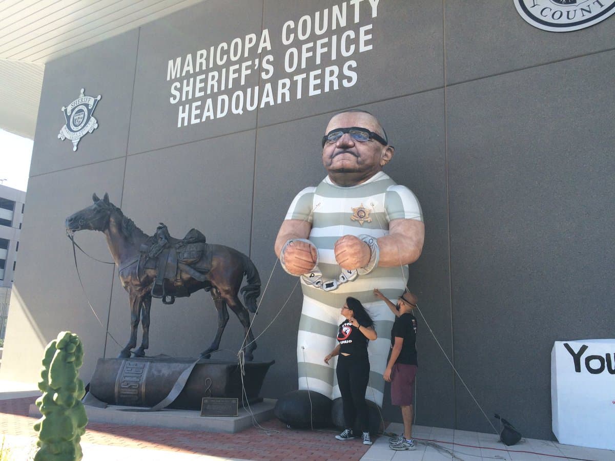 Estudiantes de escuelas en Phoenix salieron a protestar ante el triunfo de Donald Trump 