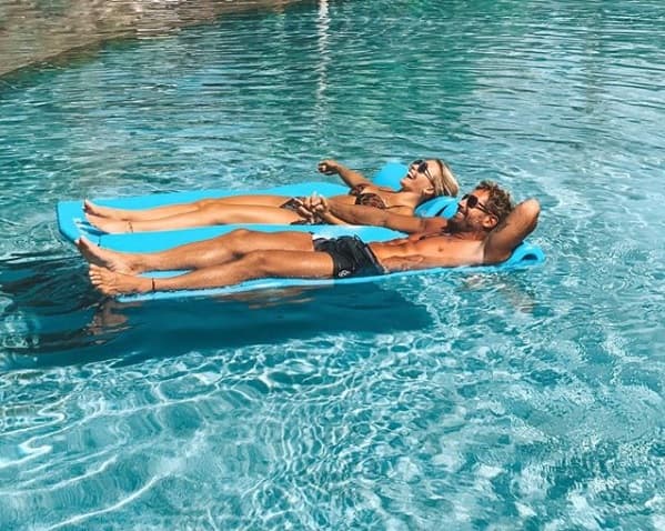 El galán de las telenovelas felicitó a su pareja con motivo de su cumpleaños número 27.