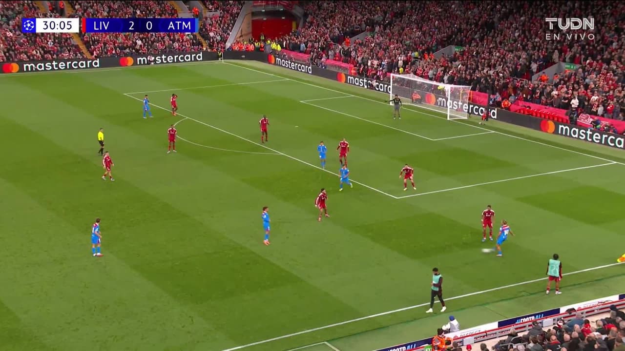 ¡TIRO ATAJADO! disparo por Mohamed Salah.