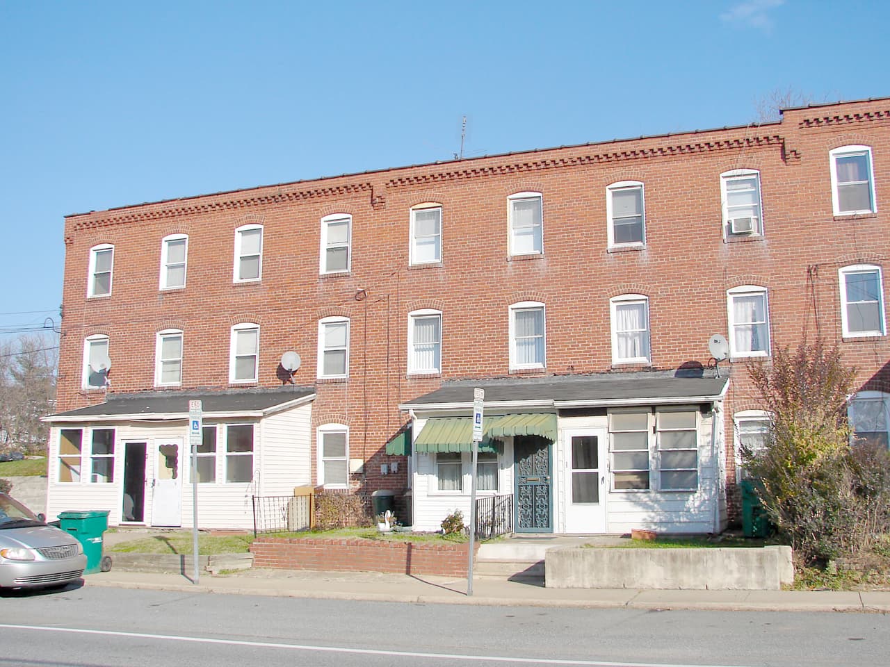 <b>Puesto 48.</b>
<b>Claymont, Delaware. Tasa de pobreza: 12.2% (estado: 12.1%). </b>Ingreso medio por hogar: 52,277 dólares (estado: 63,036). Valor medio de la vivienda: 200,600 dólares (estado: 238,600). Población: 8,707. En la mayoría de las 50 ciudades de esta lista al menos uno de cada cinco residentes recibe cupones de alimentos.