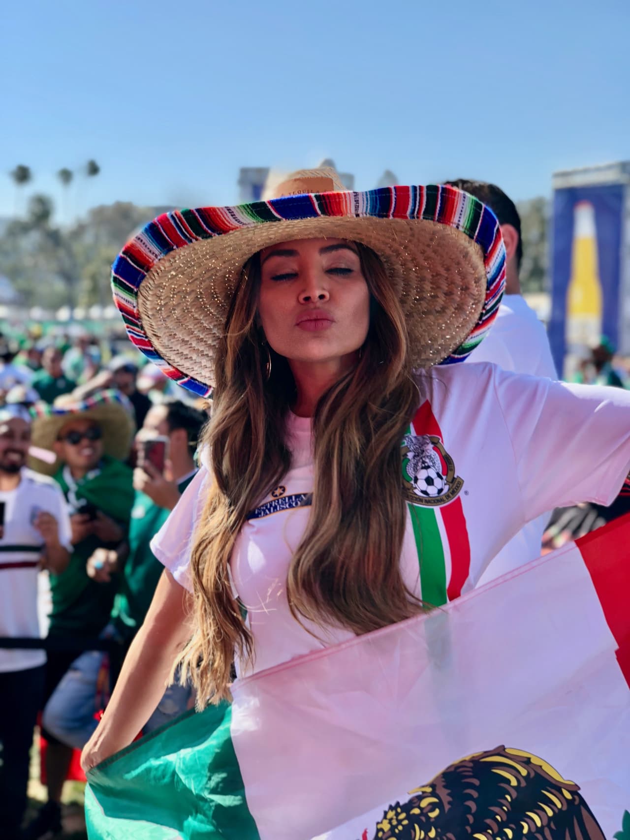 ¿Será que La Bronca quiere beso?