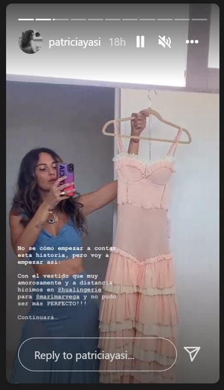 El vestido de Marimar Vega fue una pieza vaporosa y en un tono salmón, muy ad’hoc para el cálido clima de Acapulco. 
<br>