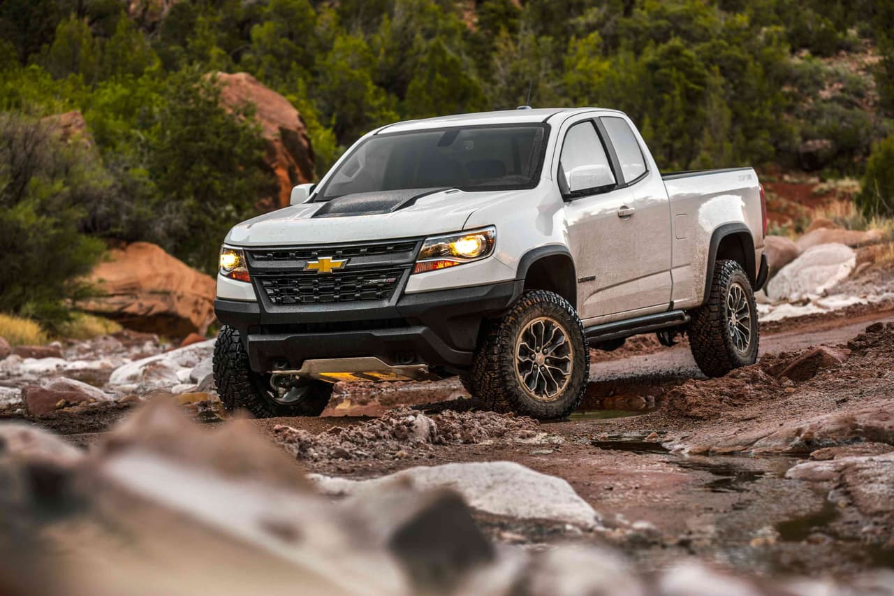 En consecuencia, debe encontrar un auto con gran espacio y al mismo tiempo veloz. Una 
<a href=" http://www.univision.com/noticias/pruebas-de-manejo/la-chevrolet-colorado-zr2-la-pickup-todoterreno-de-tamano-inteligente">camioneta deportiva bien equipada y con excelente rendimiento</a>, es la opción idónea. Puedes optar por tonos metálicos como plata, arena o rojo.
