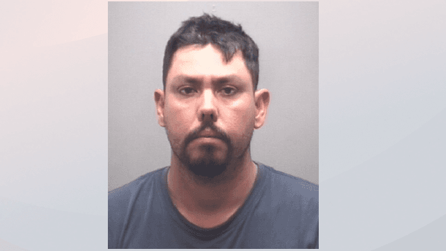 Daniel Álvarez Camacho
<br>5502 Glenn Street, Mebane, NC
<br>Tráfico de cocaína y cosnpiración de tráfico de cocaína
<br>