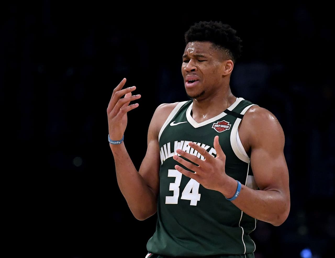 Antetokounmpo, fuera dos partidos por esguince