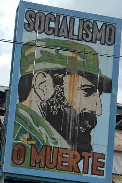 ¡Patria o Muerte, Venceremos!", "¡Socialismo o muerte!".