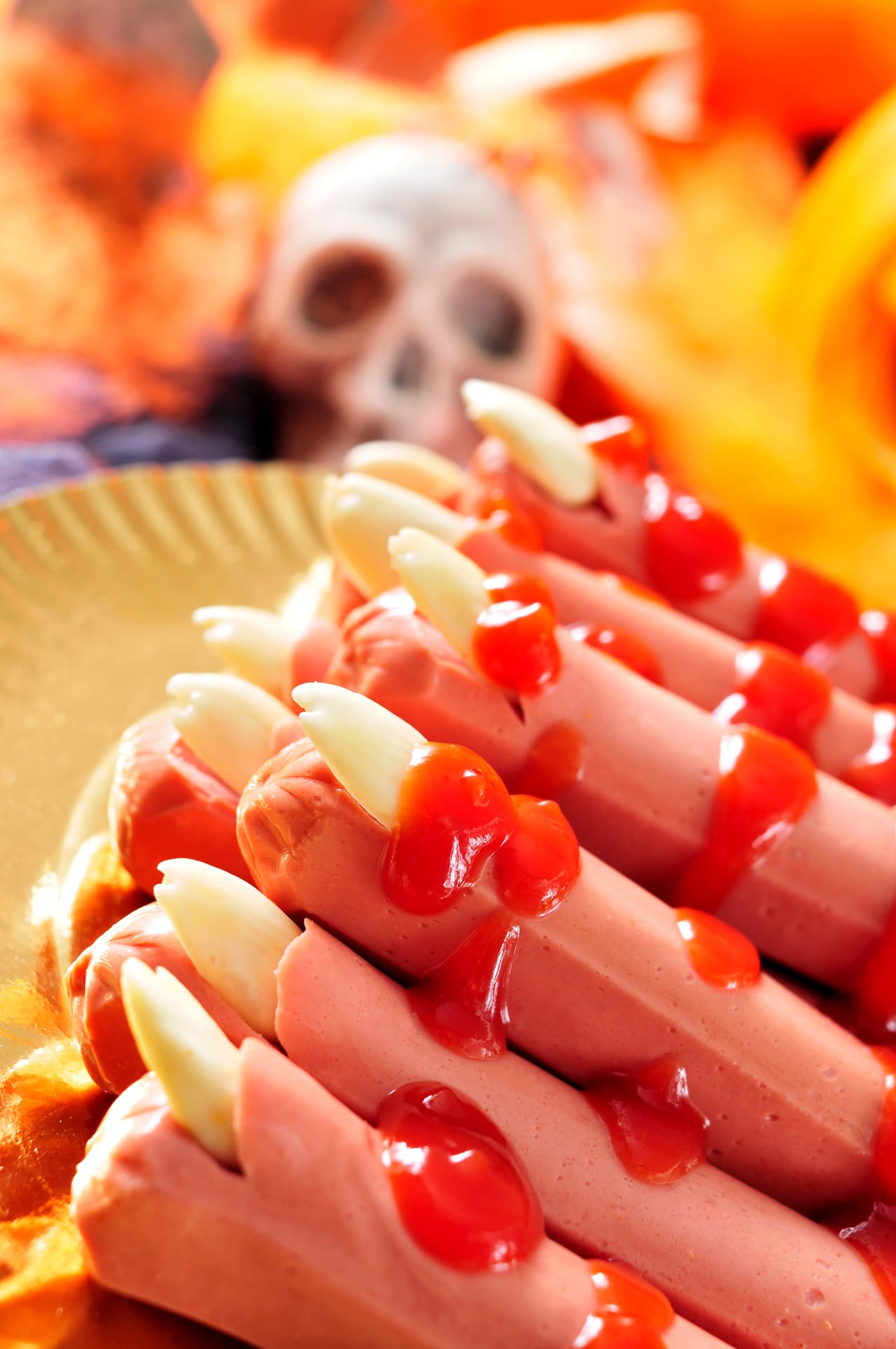 ¿Algo súper práctico? Checa estas temibles pezuñas que sólo necesitan salchichas, catsup y trocitos de tu queso favorito.