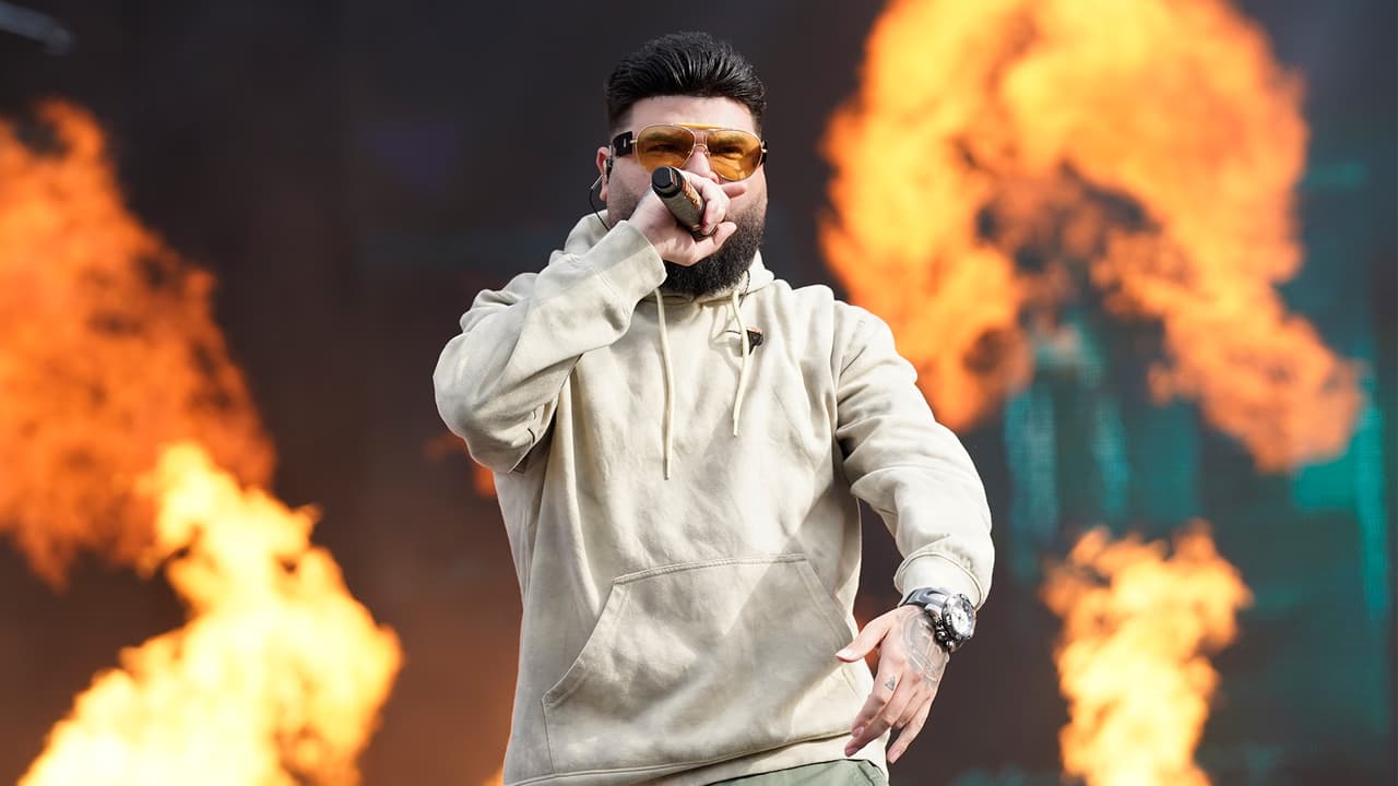<b>Farruko</b> mantuvo el ánimo alto con
<b> <i>Pepas y DJ No Pare</i></b> ante los fanso que se dieron cita en Grant Park el pasado fin de semana.
