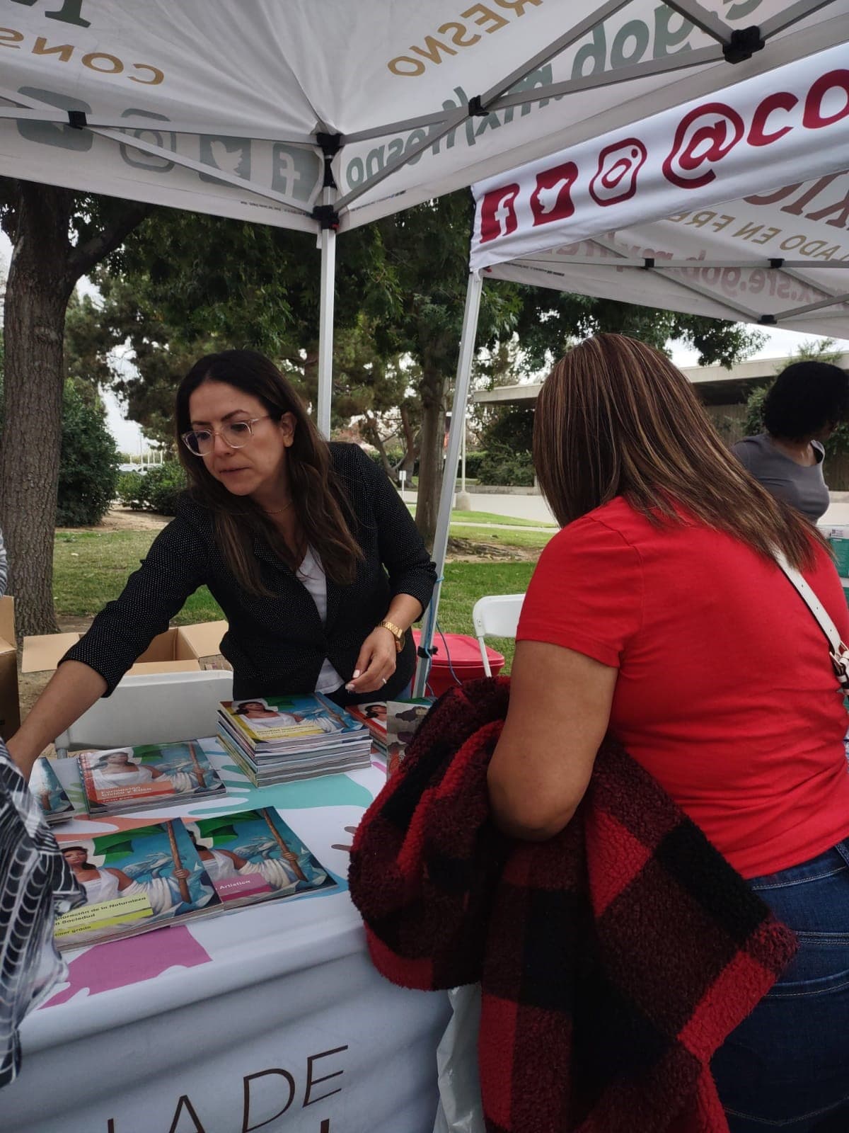 En donde el Consulado de México en Fresno también estuvo presente para ofrecer diferente tipo de información y asesoría.