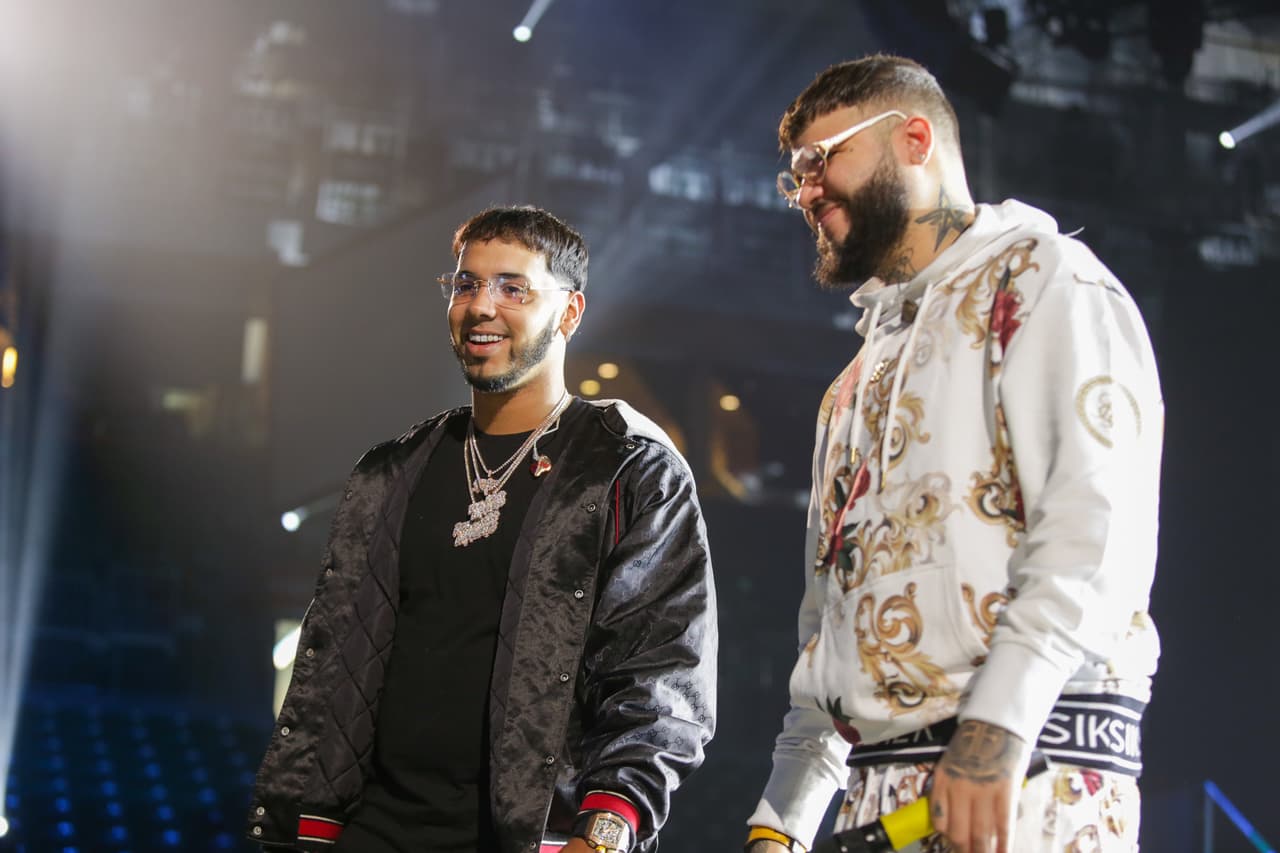 Anuel AA y Farruko tuvieron un momento para platicar.