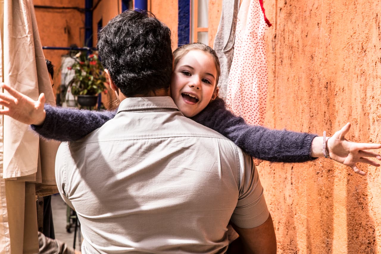 La pequeña actriz demostró que el cariño que su personaje le tenía a 'Gayetano', como llamaba al personaje de Cayetano, traspasó la pantalla chica, y se lleva muy bien con su compañero Antonio Fortier.