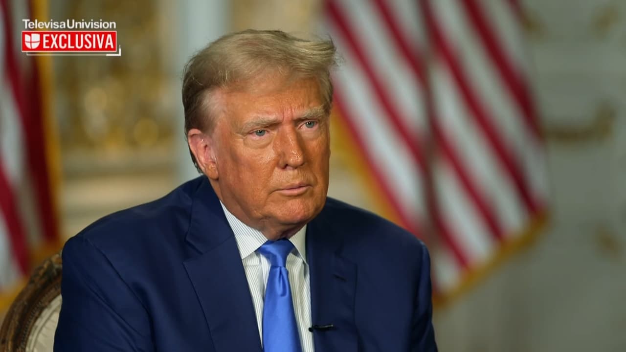 Lo que dijo el expresidente Donald Trump en la entrevista con Univision en 8 minutos