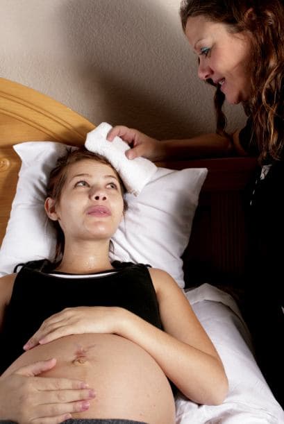 Natural. Si te interesan las opciones homeopáticas, consulta con tu obstetra la posibilidad de tomar un suplemento con magnesio (necesario para el trabajo de parto).