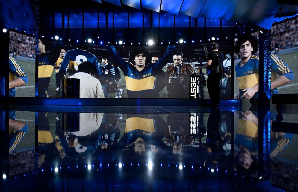 La FIFA se encargó de rendir tributo al más grande, a Diego Armando Maradona.