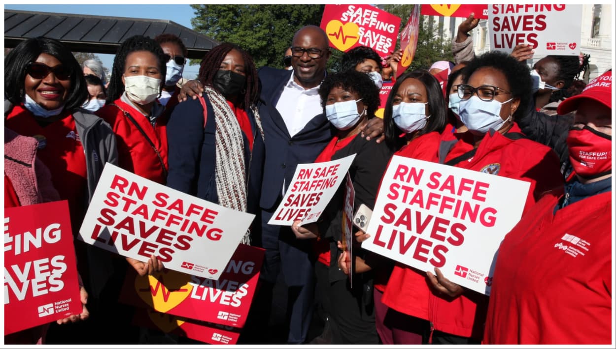 Enfermeras de Bakersfield protestan por la falta de personal en hospitales