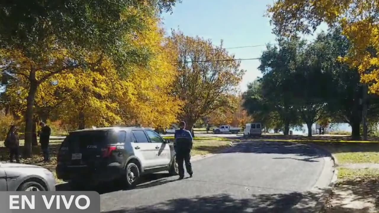 Hallan el cuerpo de un hombre flotando en el lago Lady Bird