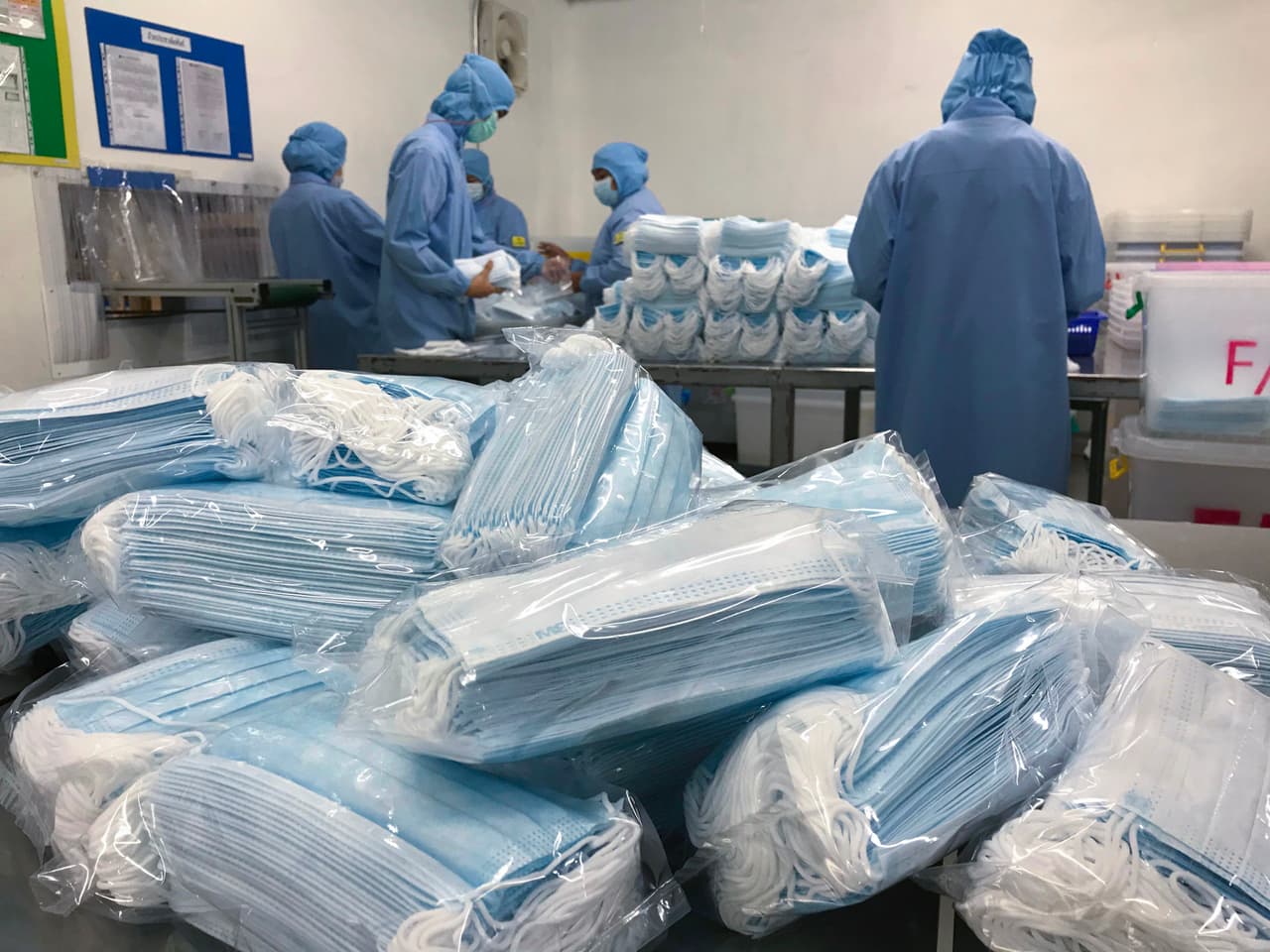 Fabricantes de mascarillas de Estados Unidos advierten que están al borde de la quiebra