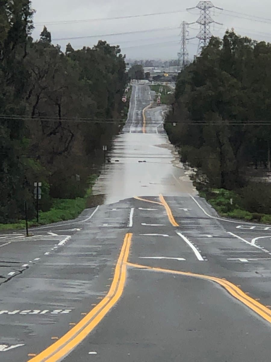 Las inundaciones obligaron el cierre total de vías en zonas metropolitanas y valles centrales.
