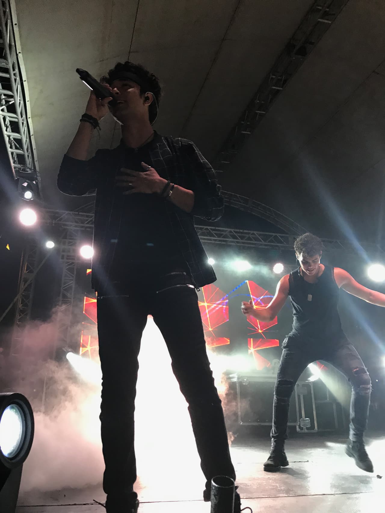 CNCO creó un pandemonio durante su presentación en el KQ Sunset.