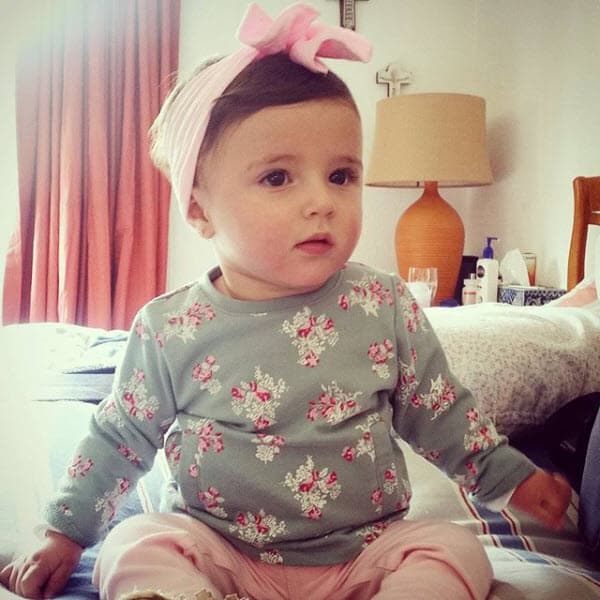 La actriz es mamá primeriza, por eso no deja de dedicarle tiernos mensajes a su primogénita: "Esque no puedo mas d AMOR!!!!💖💖💖💖. Eres lo mejor que me ha pasado en mi vida mi bebe. Gracias Dios x este milagrito de amor y esta gran Bendicion 🙏".